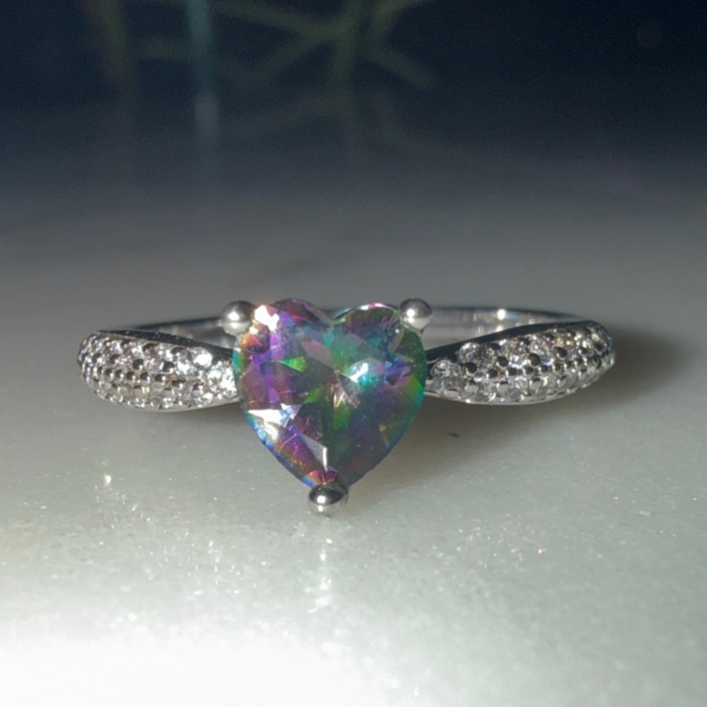 Elegant Silver Heart Ring with Multicolor Stone